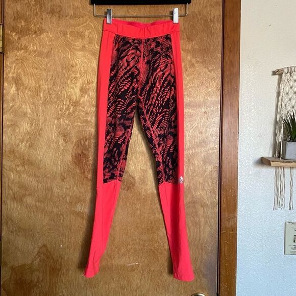 🍄 Adidas Bright Coral and Black Patterned Athletic Leggings - Picture 1 of 6
